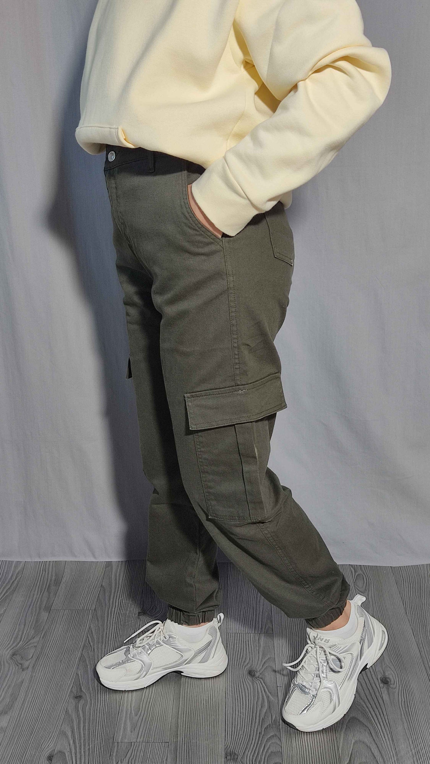 PANTALON JOGGER AVEC ÉLASTIQUE EN BAS